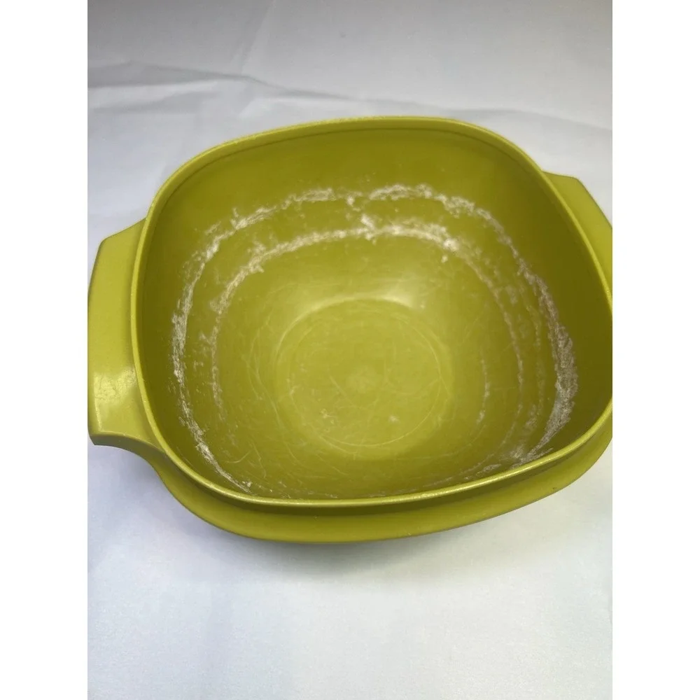 Tupperware 6